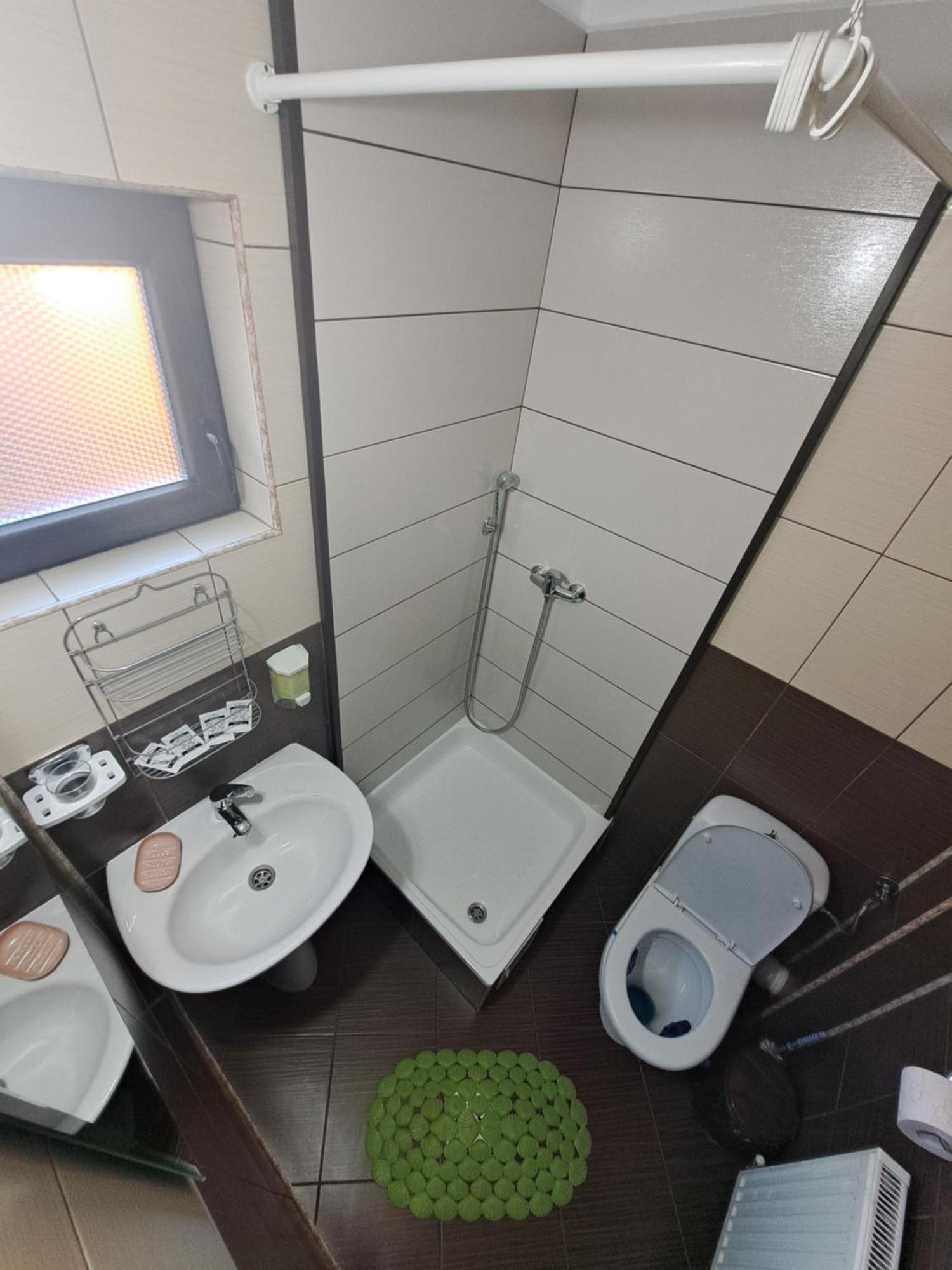 Shelby Accommodation -Adult Only- Sinaia Bagian luar foto